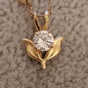 14k yg flower necklace